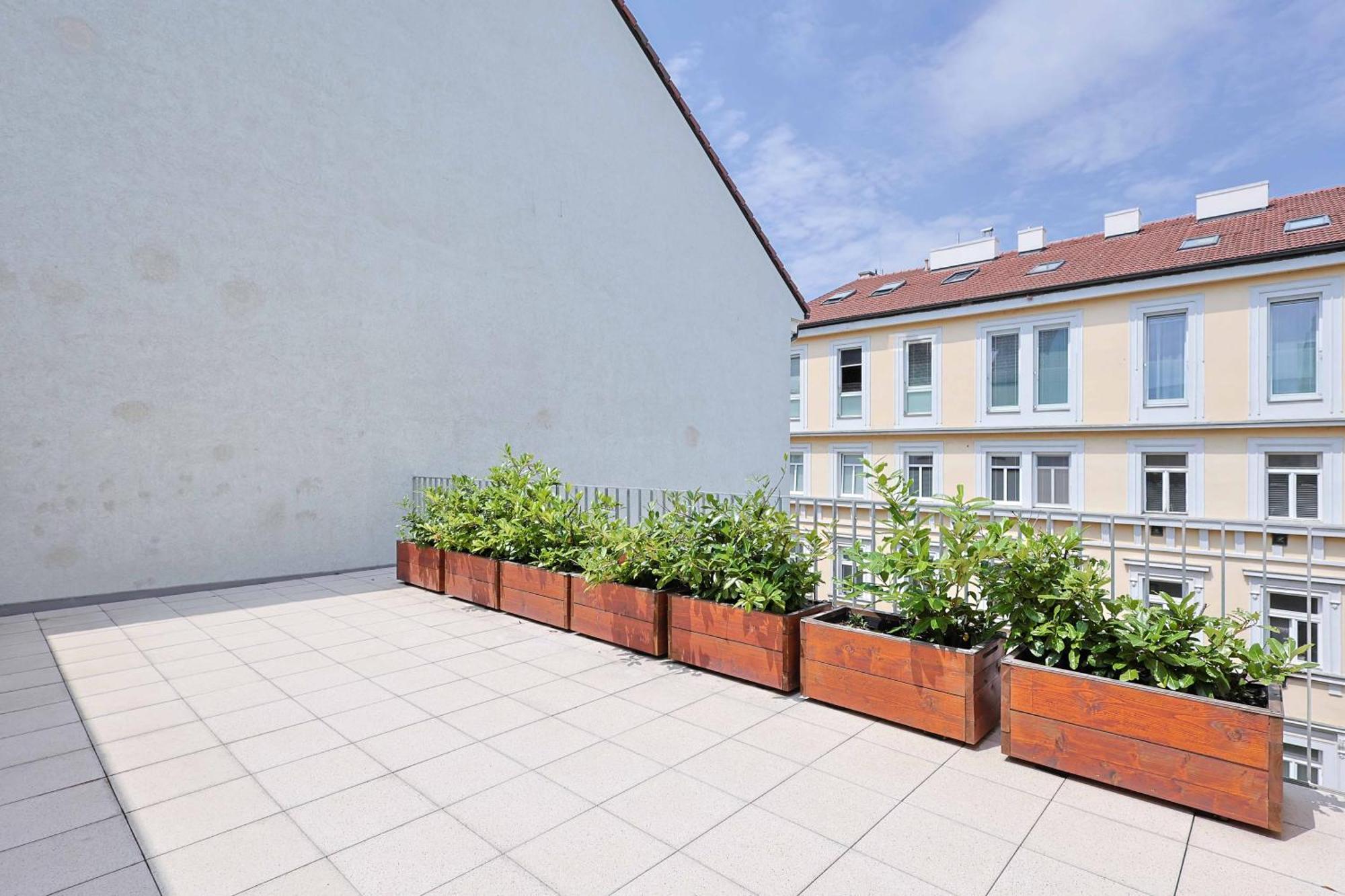 Downtown Luxe Retreat- Konventna Bratislava Exterior foto